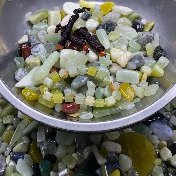 蛇纹石玉鱼缸石未镶嵌