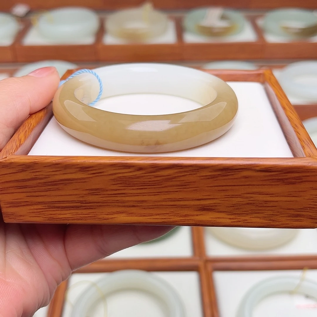 和田玉手镯未镶嵌50.7