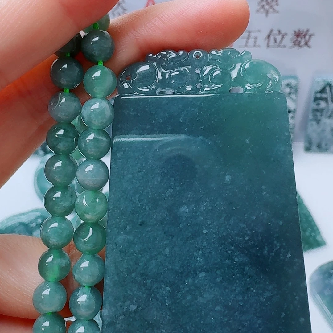 翡翠未镶嵌颈饰111