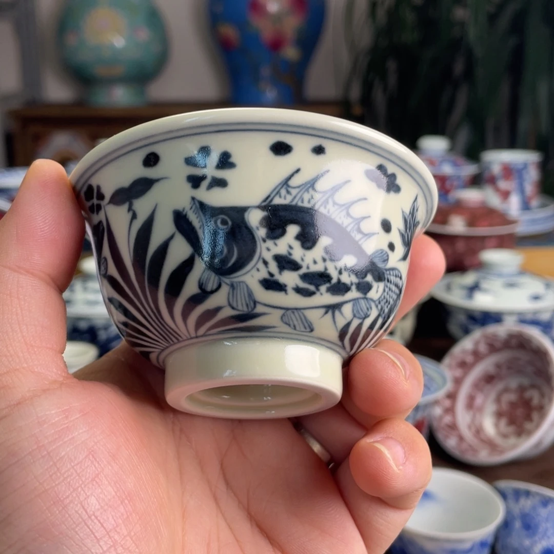 二号釉鱼藻纹压手杯