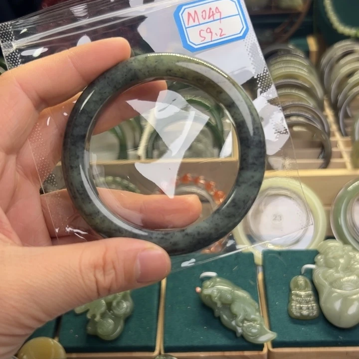 和田玉手镯未镶嵌59.2圈围M049