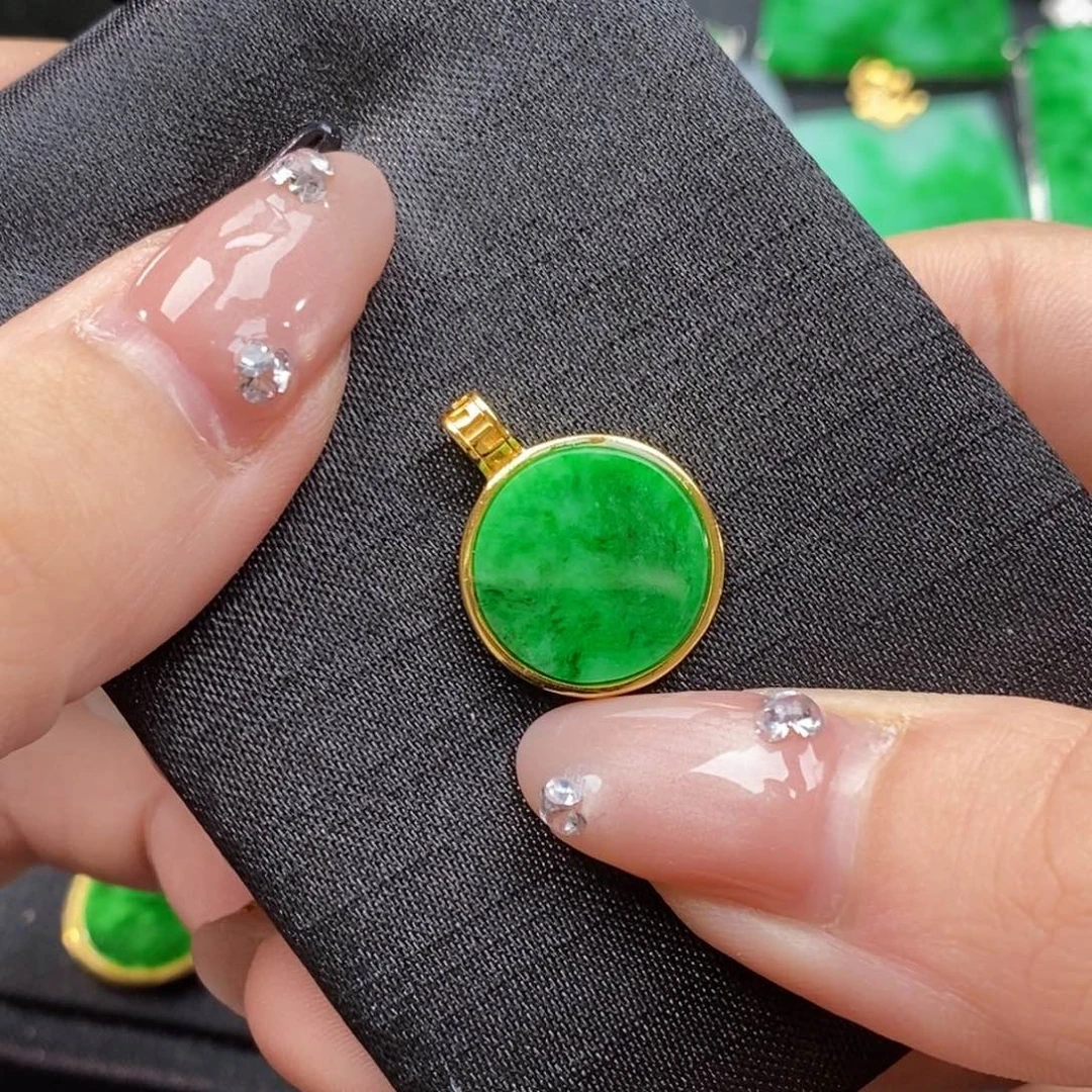 翡翠颈饰银S925镶嵌翡翠