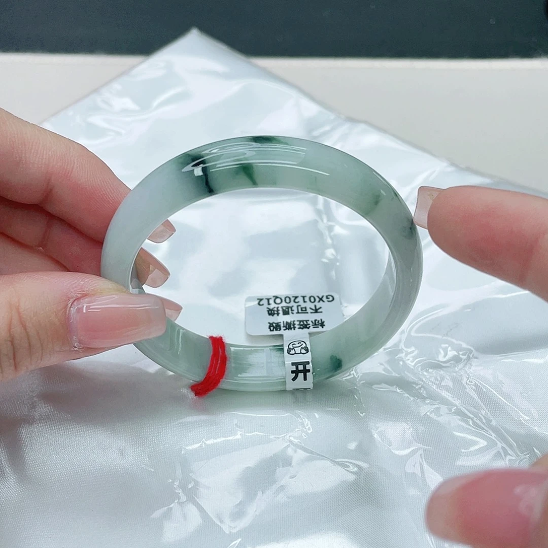 翡翠手镯未镶嵌正54.7