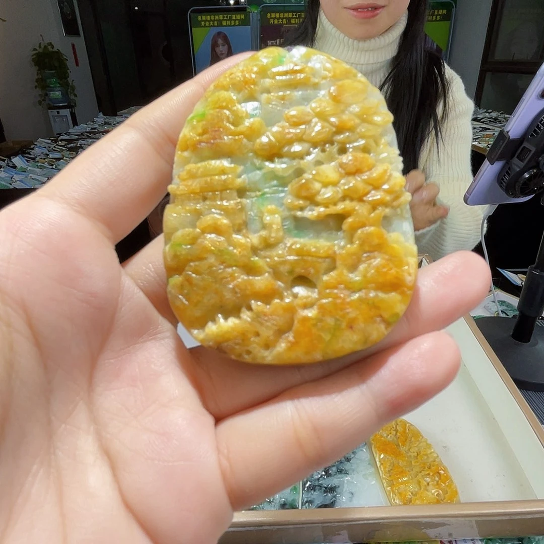 颈饰未镶嵌翡翠一
