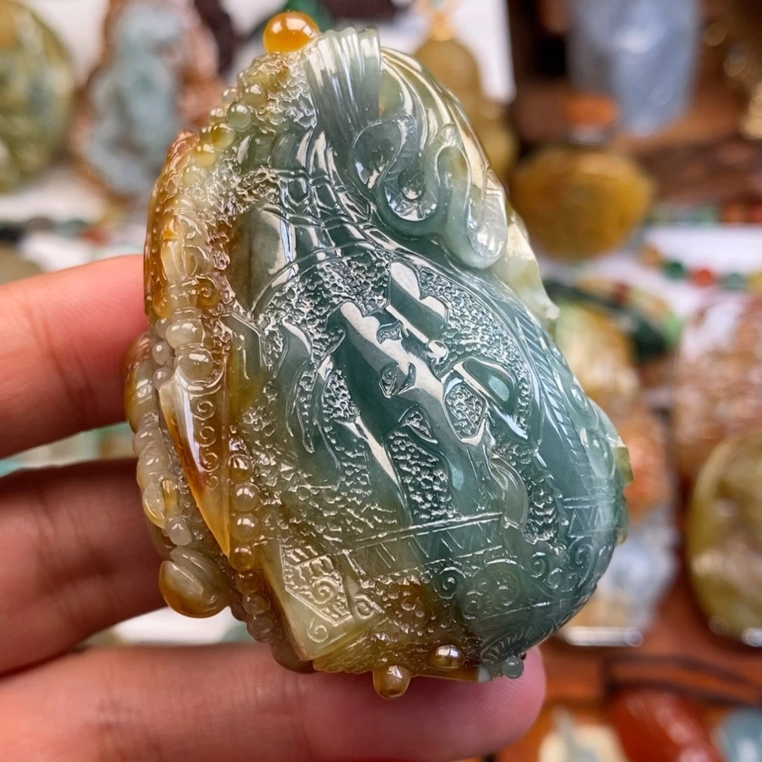 翡翠未镶嵌颈饰百宝袋