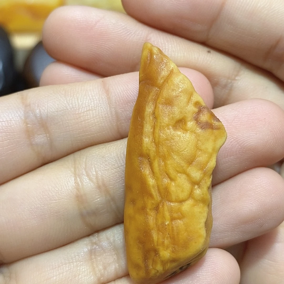 定制琥珀蜜蜡原石