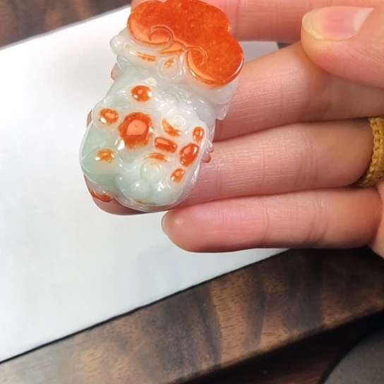 翡翠未镶嵌颈饰缅甸A货，每天下午1点半开播