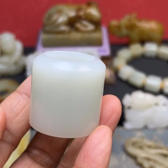 和田玉颈饰未镶嵌千*一