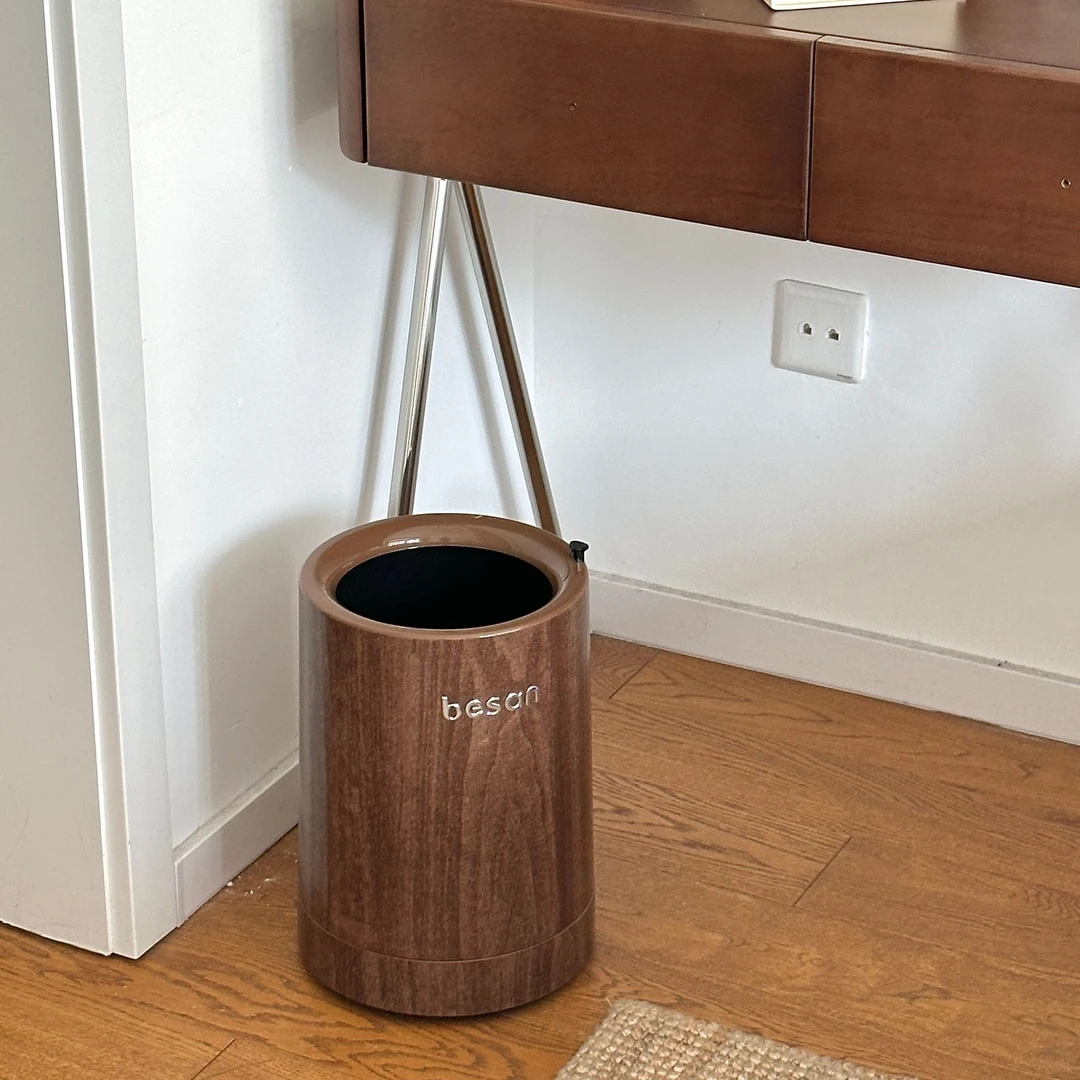 【总】北杉木纹收纳桶带轮子家用新客厅厨房卫生间厕所垃圾桶高颜值