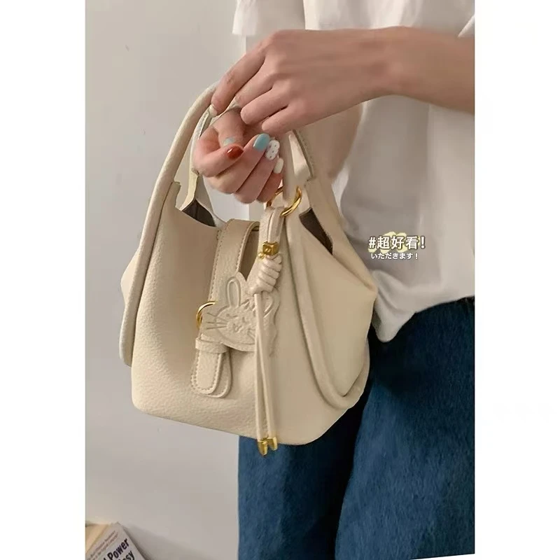 春夏手提荔枝纹菜篮包女包包2025新款潮时尚韩版水桶包单肩斜挎包