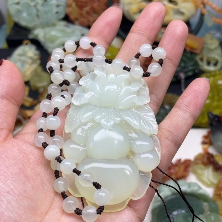 *****蛇纹石玉未镶嵌颈饰