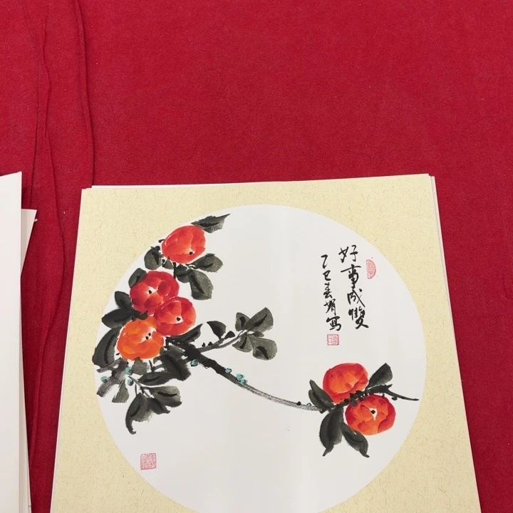 国画花鸟等图案为一体而