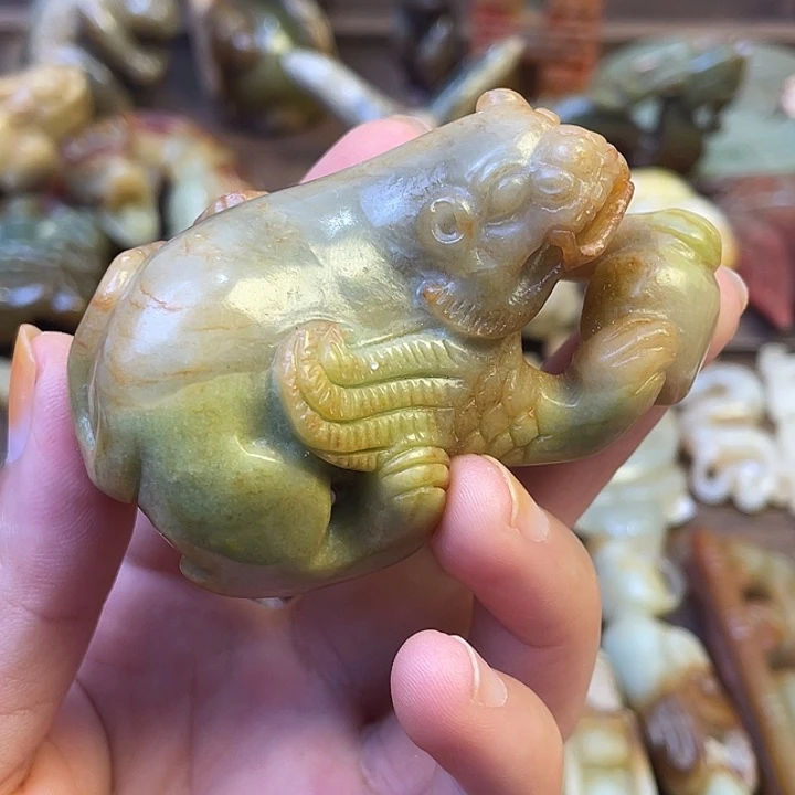 未镶嵌和田玉（糖玉）挂件
