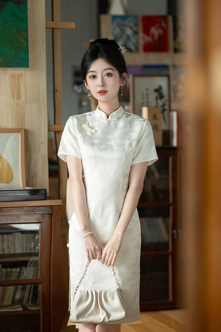 【沈氏-白洁】夏季新款高端设计款小个子旗袍简约大气清秀减龄