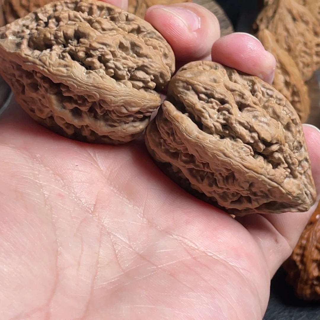 文玩核桃吊坠大磕尖