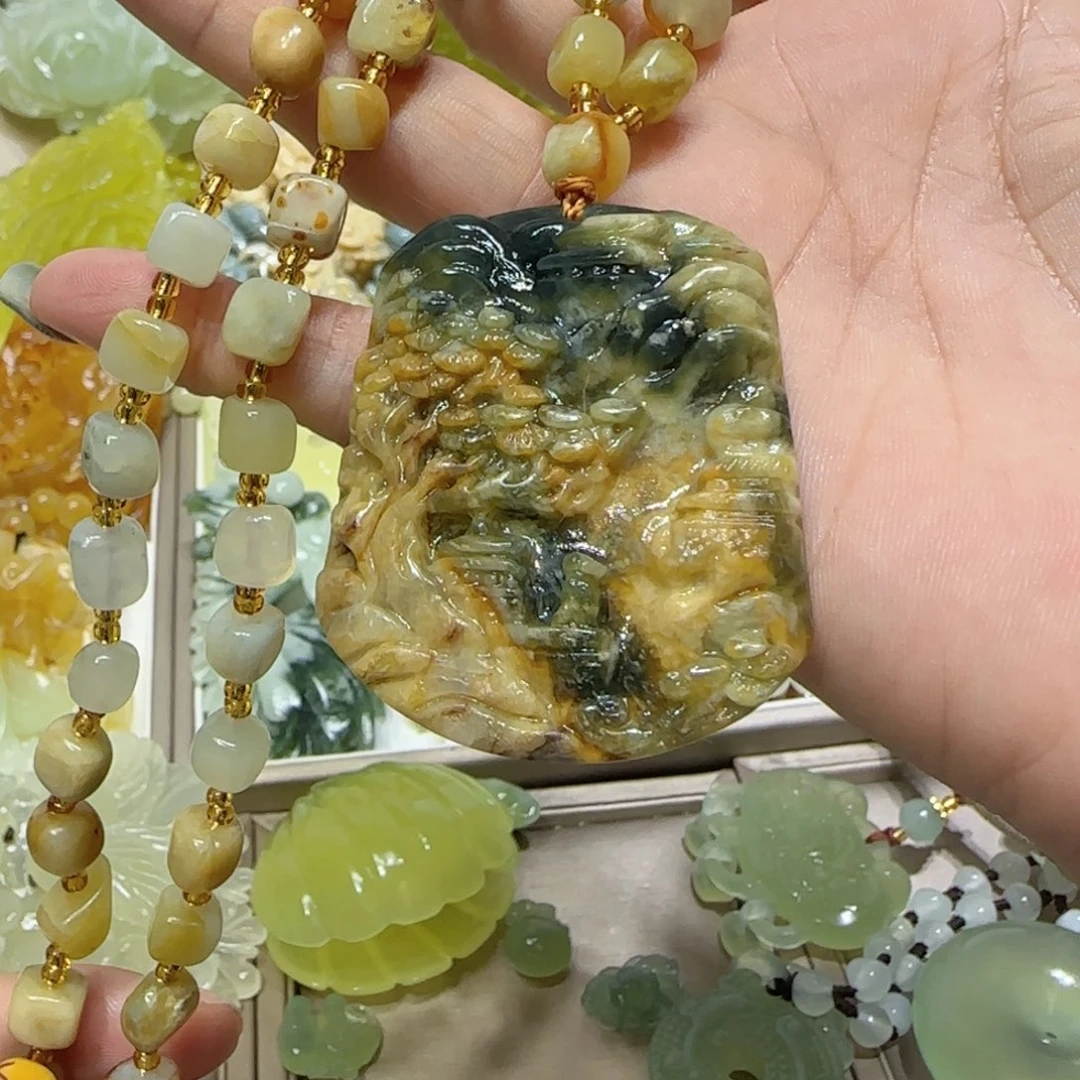 未镶嵌蛇纹石玉吊坠