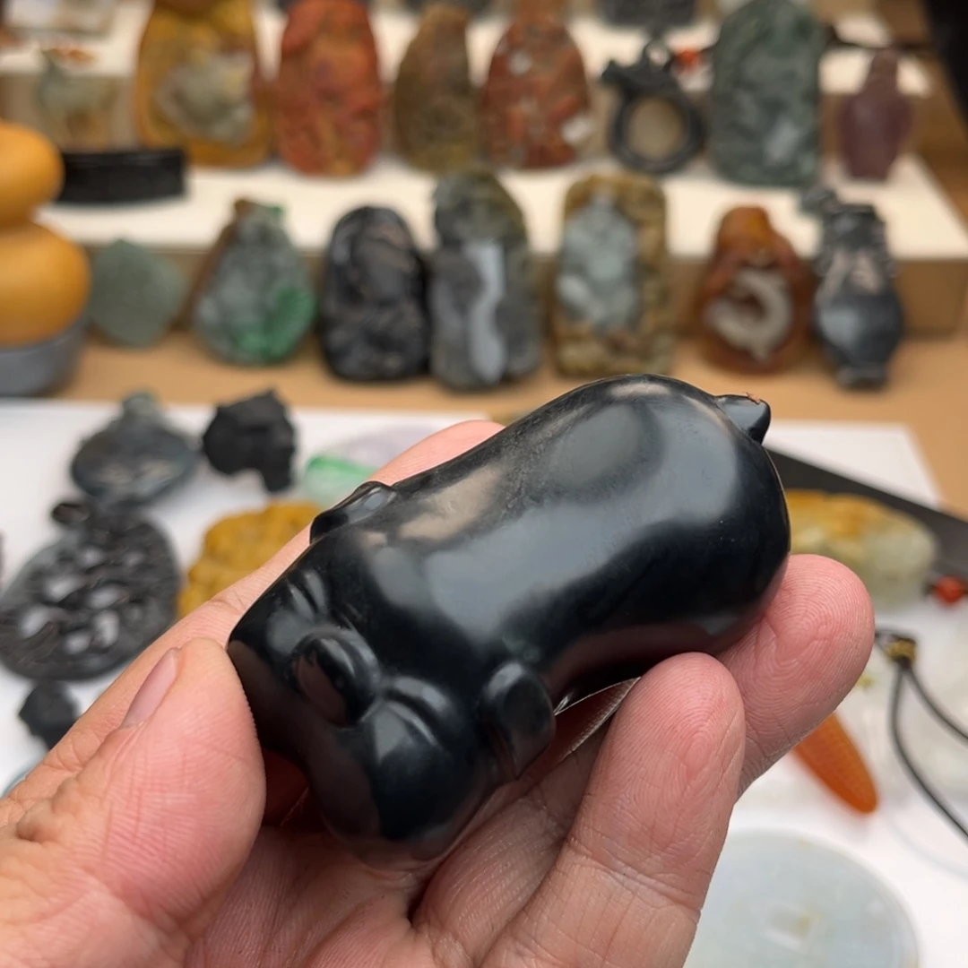 钢***业定制和田玉颈饰和田玉