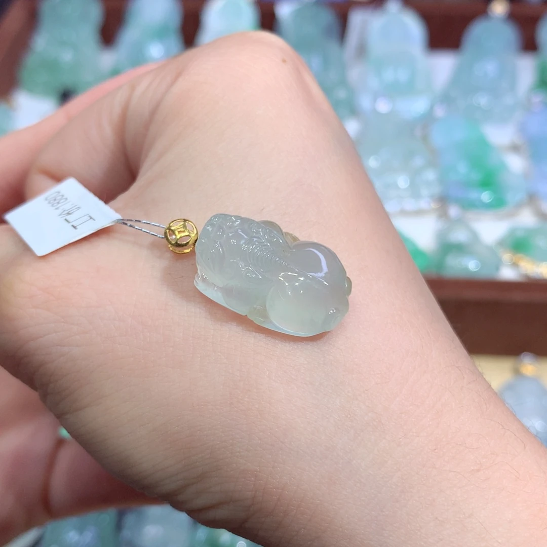 吊坠(不含链)18K金镶嵌翡翠天然缅甸A货翡翠揭阳工貔貅