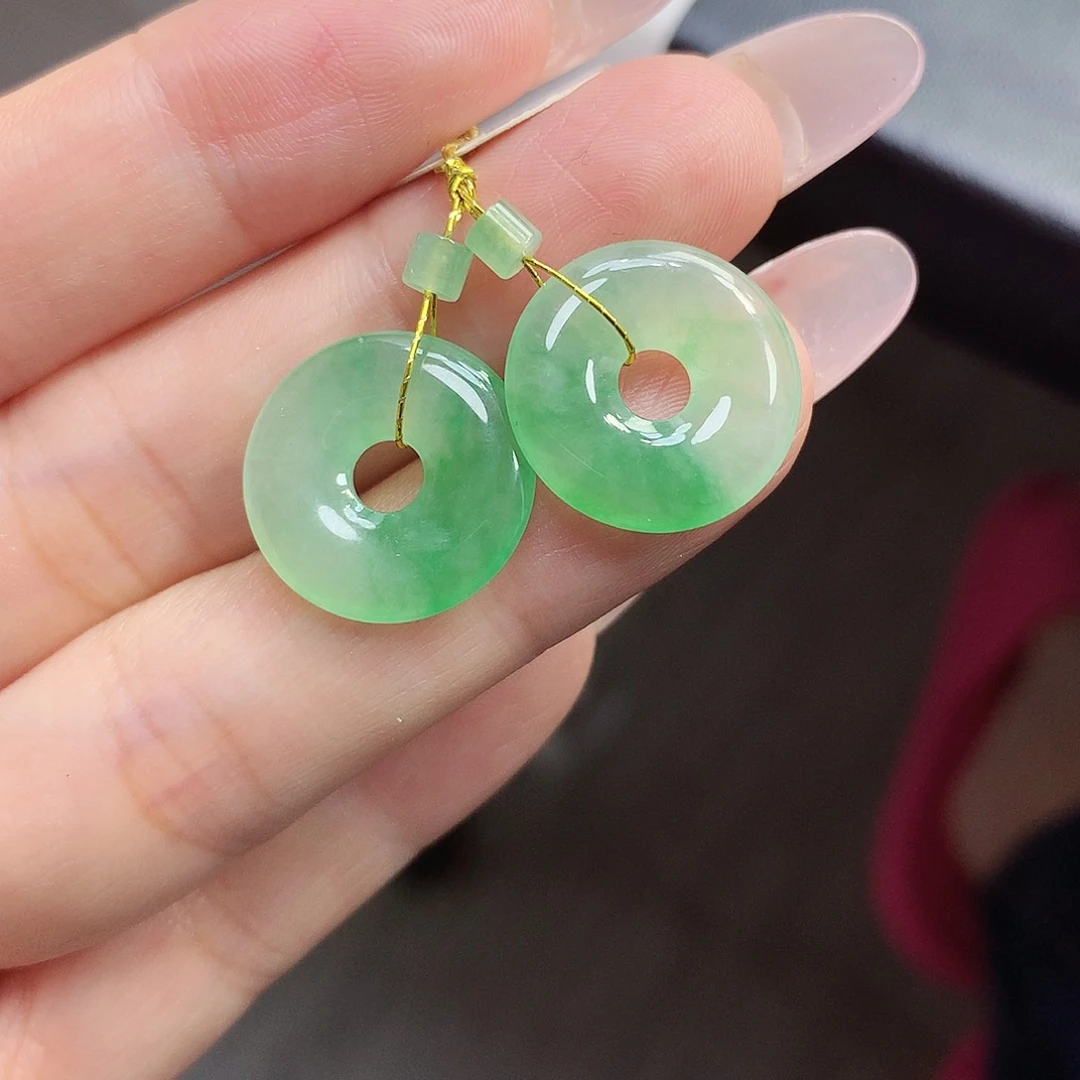 未镶嵌戒指翡翠吊坠