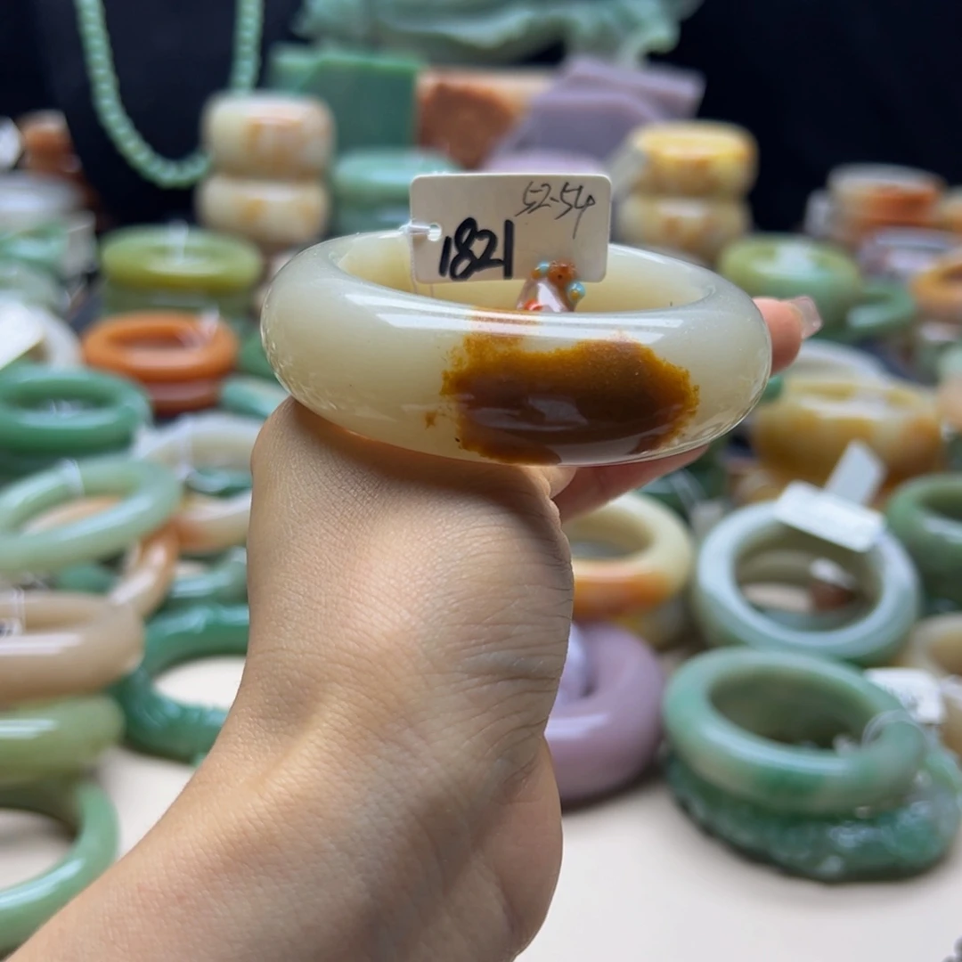 石英岩玉手镯未镶嵌