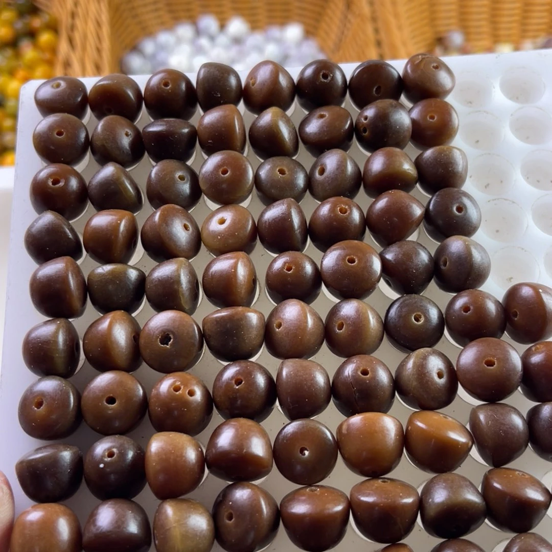 白玉菩提吊坠瑕疵14深咖碗84颗