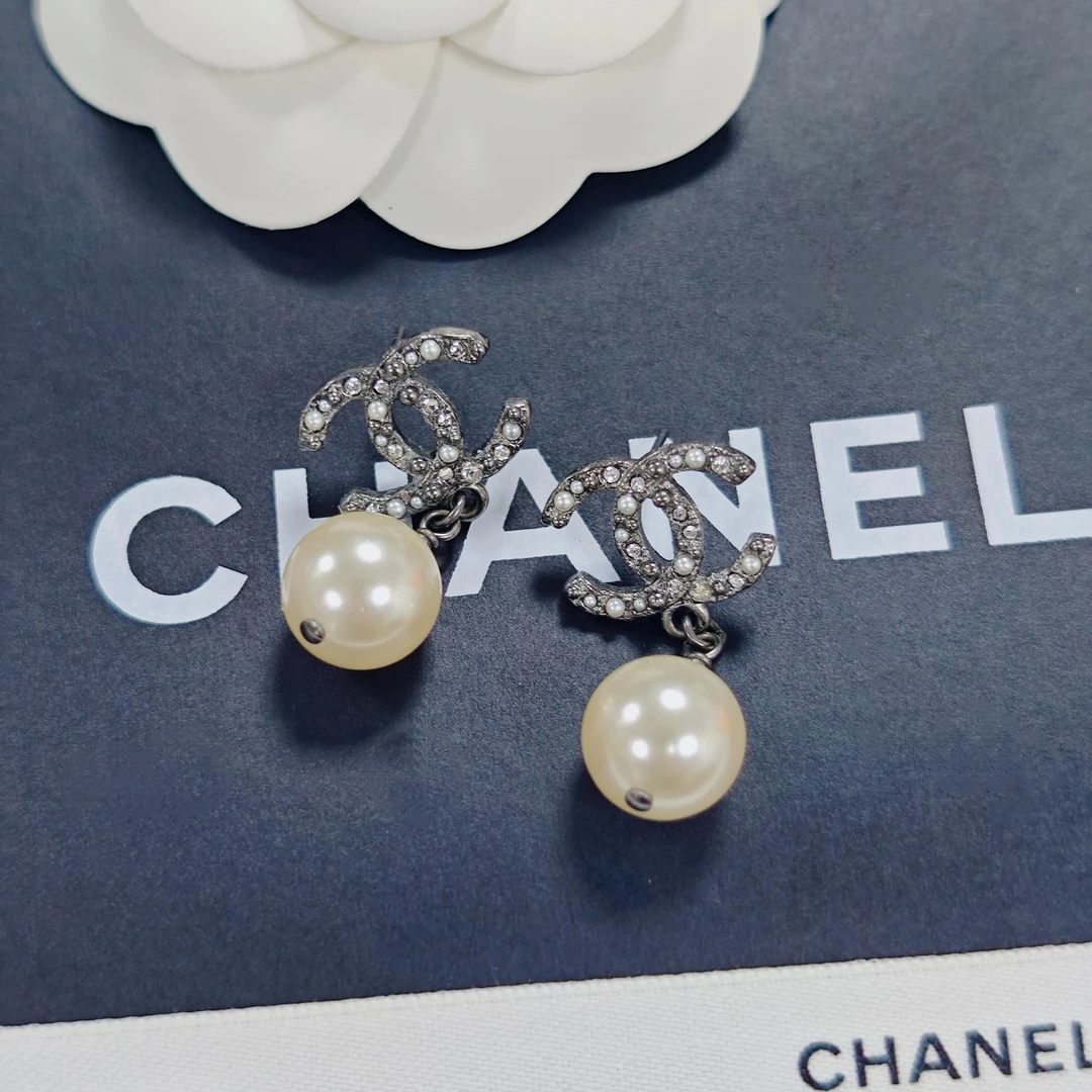 99新 Chanel/香奈儿 耳环气质时尚百搭经典珠珠