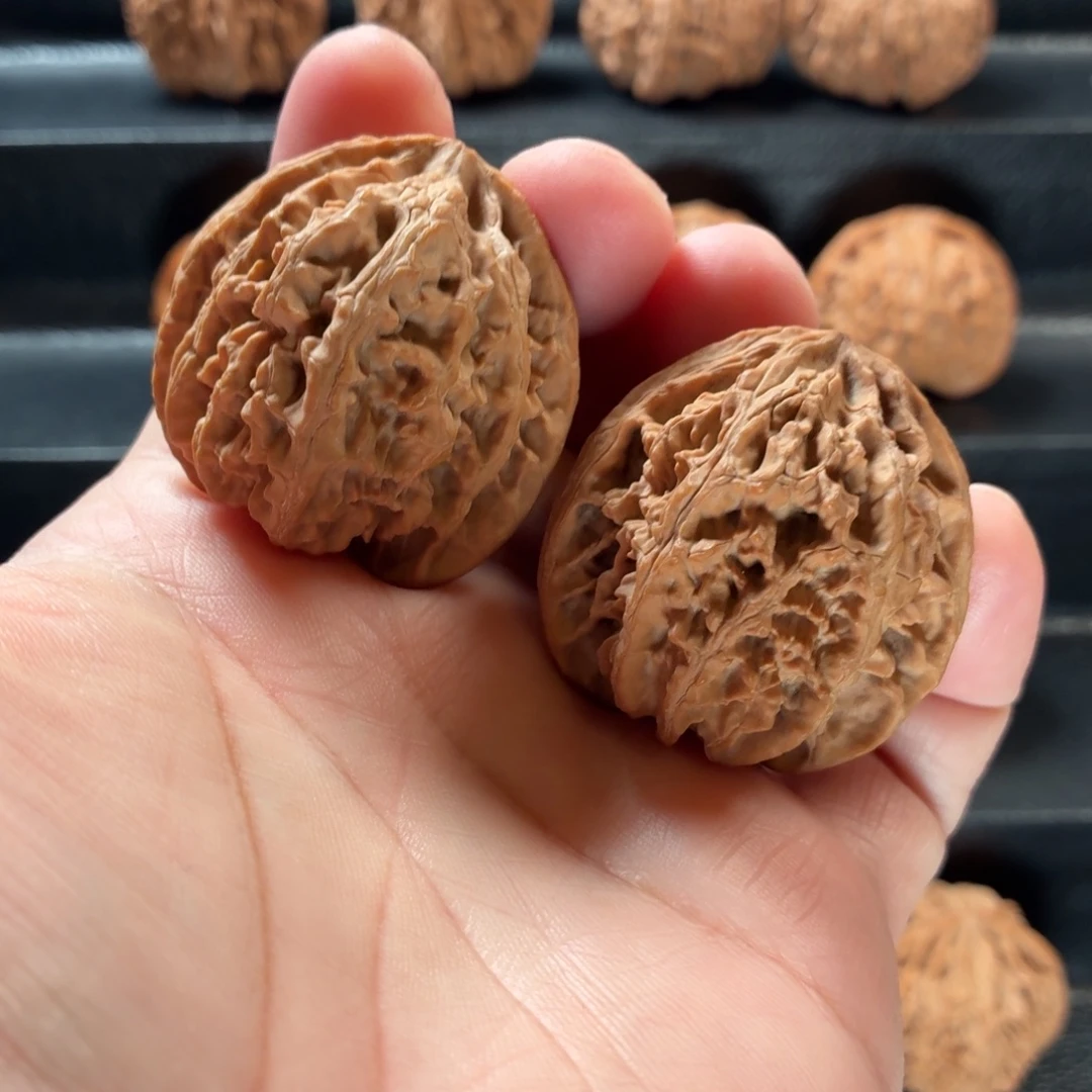 把件桃核山地一代老苹果轻微磕尖39