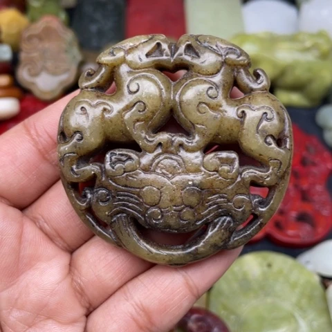 蛇纹石玉颈饰未镶嵌50