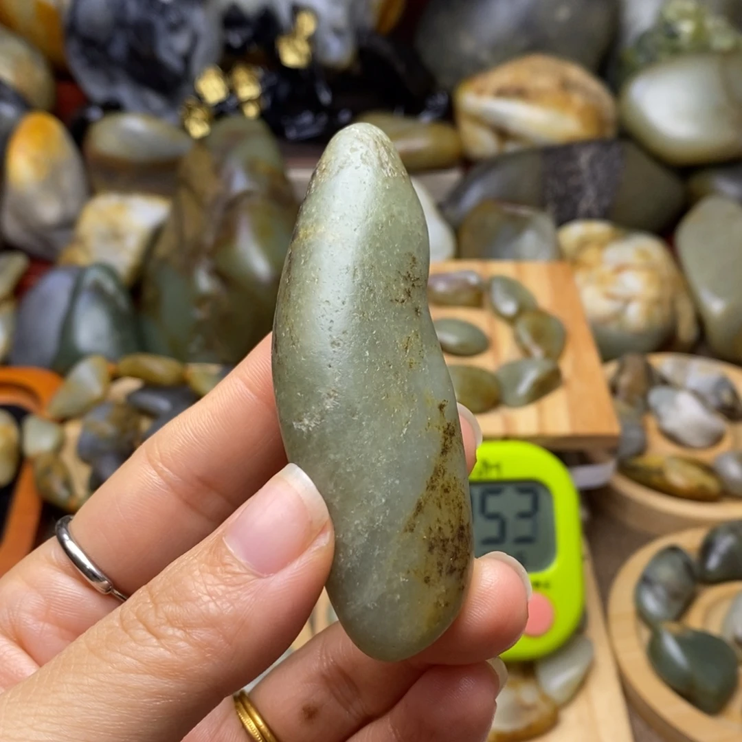 无***浪和田玉未镶嵌颈饰