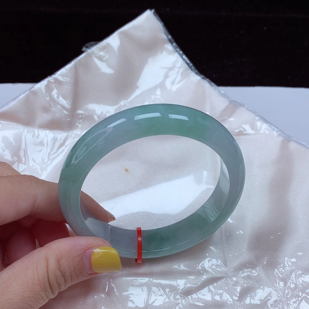 奶***.翡翠未镶嵌手镯圈口57