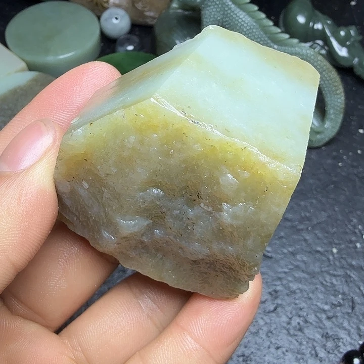 和田玉（糖玉）未镶嵌珠宝奇石