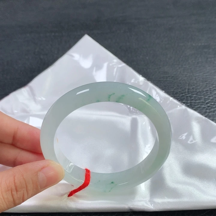 翡翠未镶嵌手镯57圈