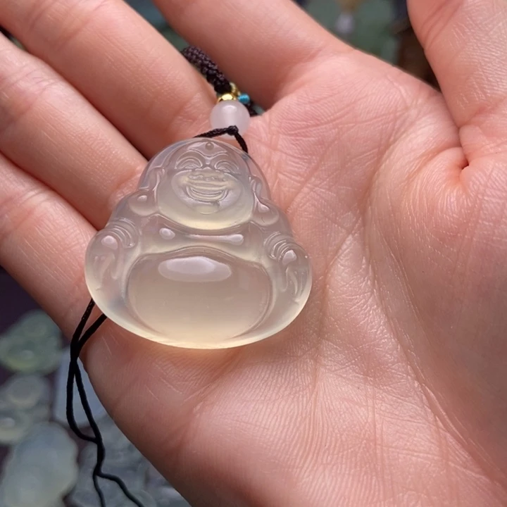 鏊***子蛇纹石玉未镶嵌颈饰