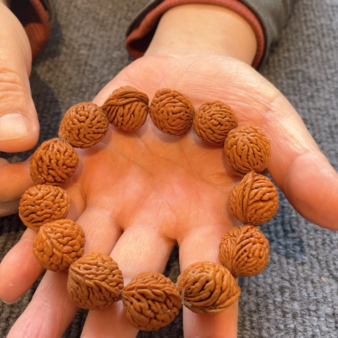 【闪购商品】柏木（崖柏）龙纹桃核手串