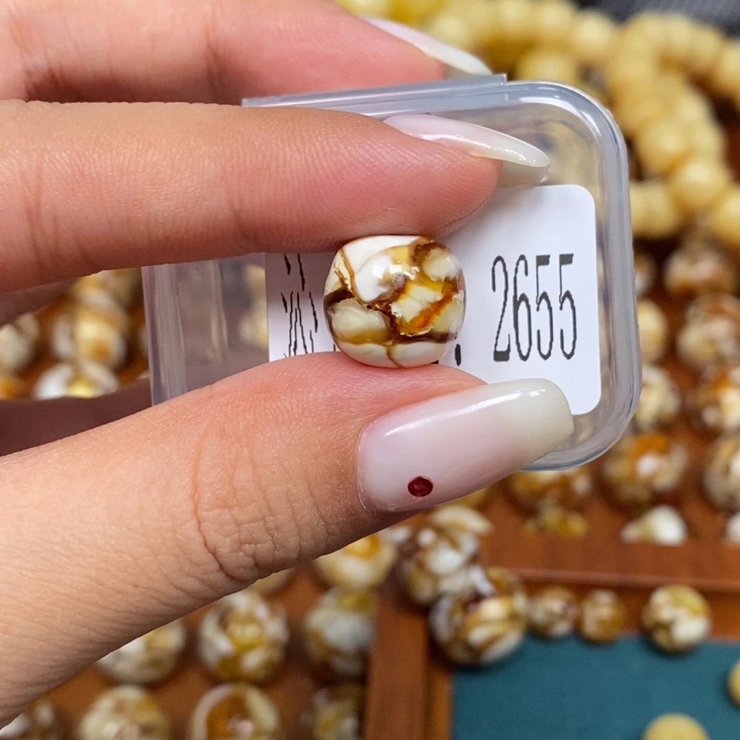 蜜蜡未镶嵌珠宝奇石2655