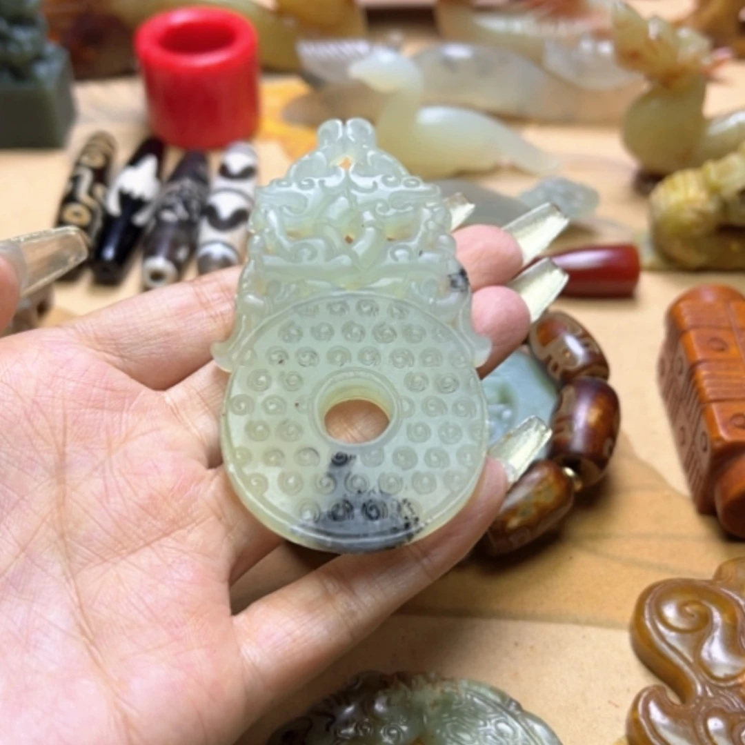 【闪购商品】蛇纹石玉颈饰未镶嵌