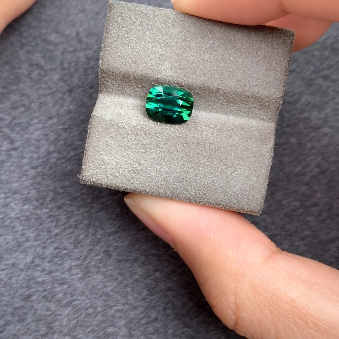 未镶嵌2.02ct碧玺