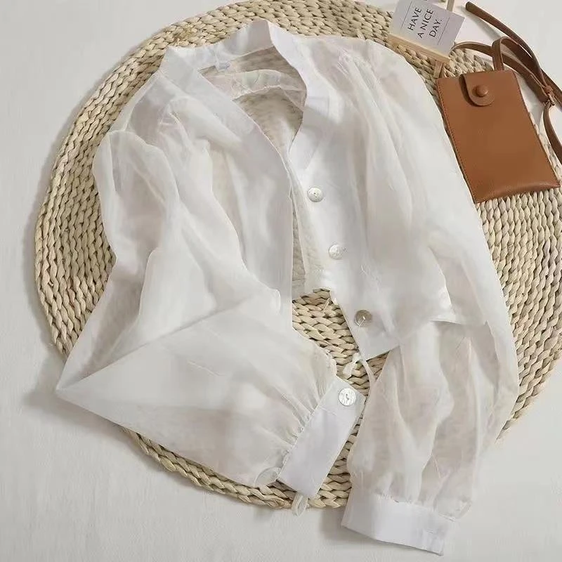 防晒衬衫女款设计感小众夏季外搭薄款雪纺短款衬衣配裙子薄纱罩衫