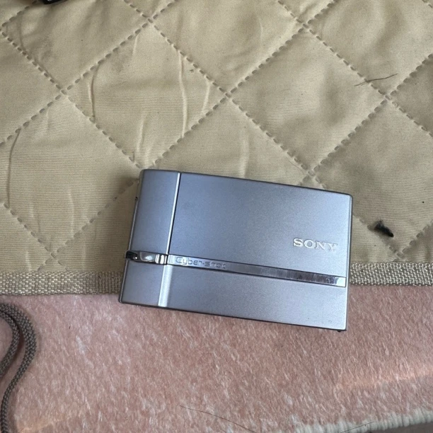 8新 Sony/索尼 索尼t50 屏幕相机