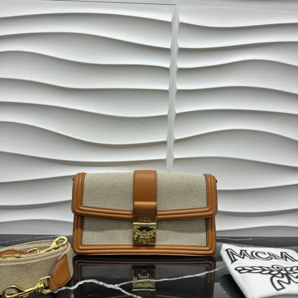 妃鱼/MCM/95新/包包/市场价5200/250119MM0010