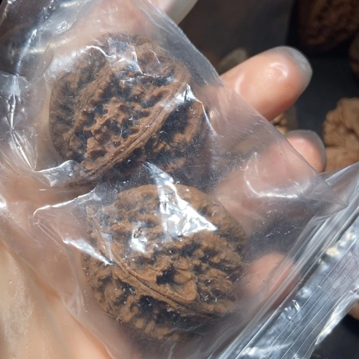 文玩核桃把件?****东北楸子小雪12
