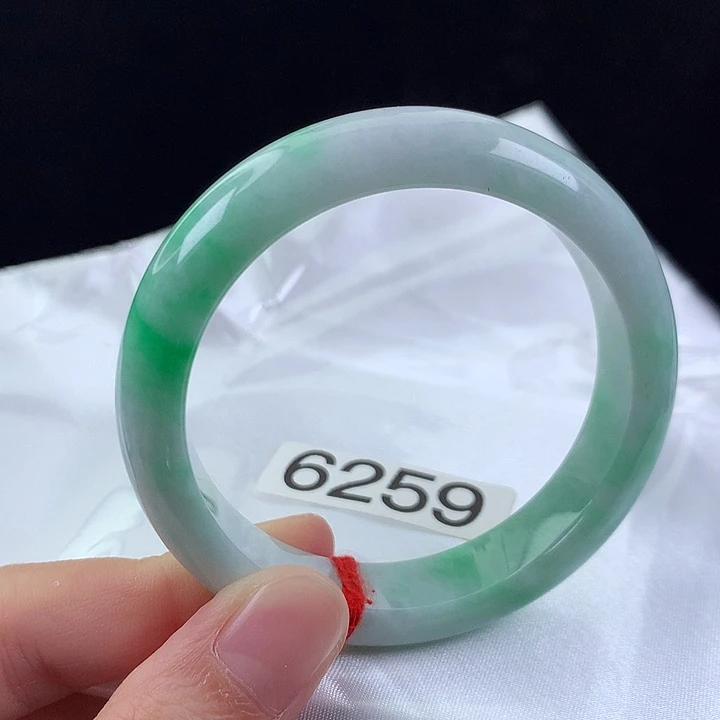 翡翠未镶嵌手镯53有纹