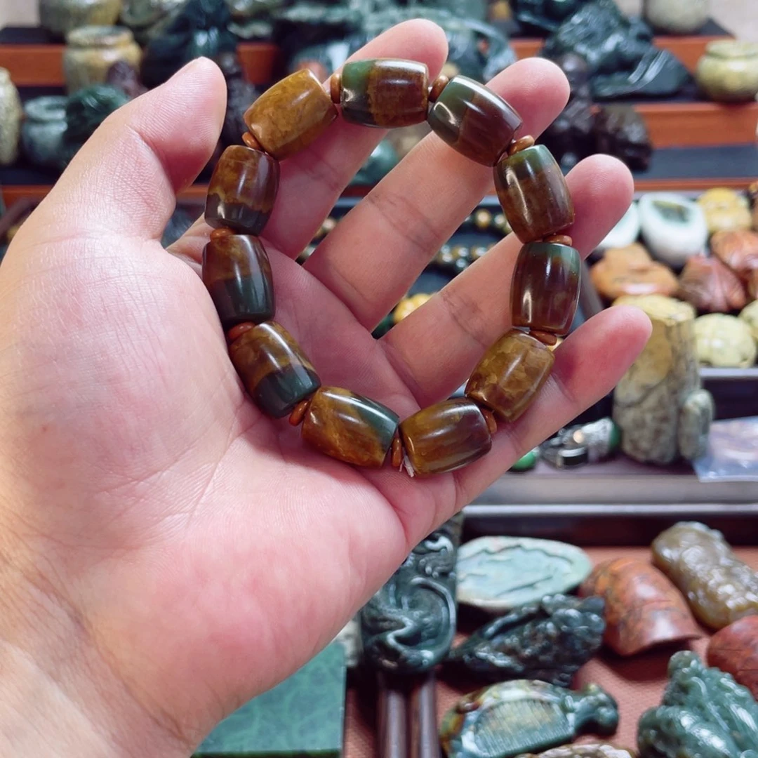 【闪购商品】未镶嵌岫岩河磨玉（透闪石质玉）挂件尚**谷