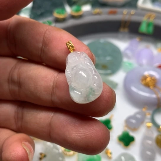 翡翠颈饰未镶嵌翡翠