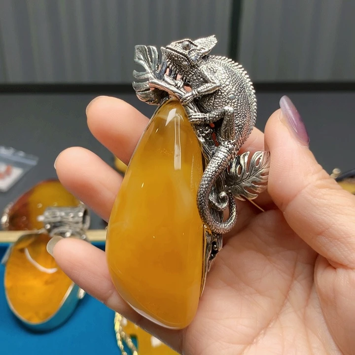 琥珀颈饰银S925镶嵌波兰设计款琥珀蜜蜡