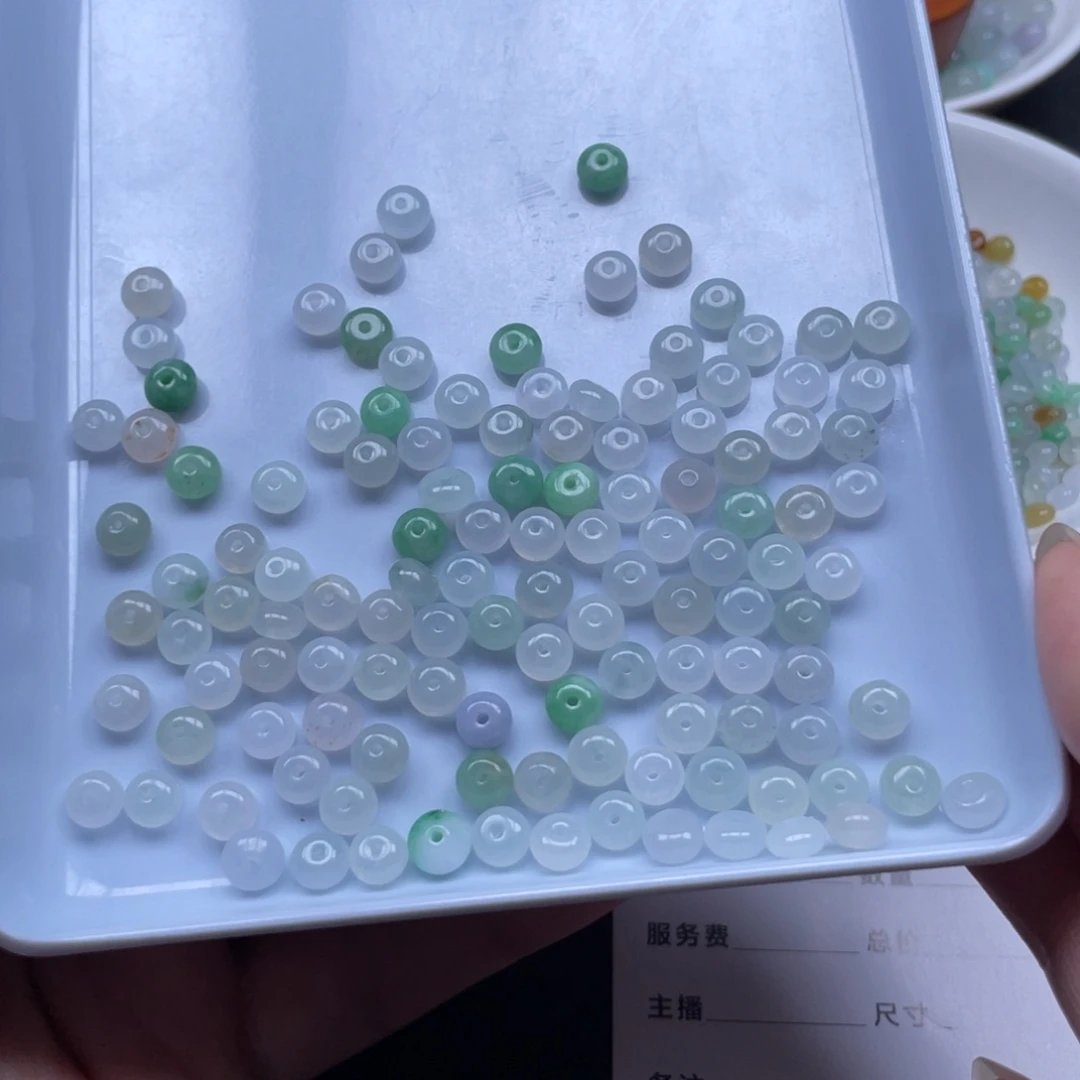 喜***欢翡翠未镶嵌颈饰多样性链接发其一121颗