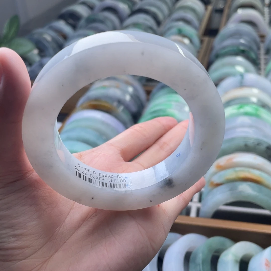 定制翡翠未镶嵌翡翠手镯