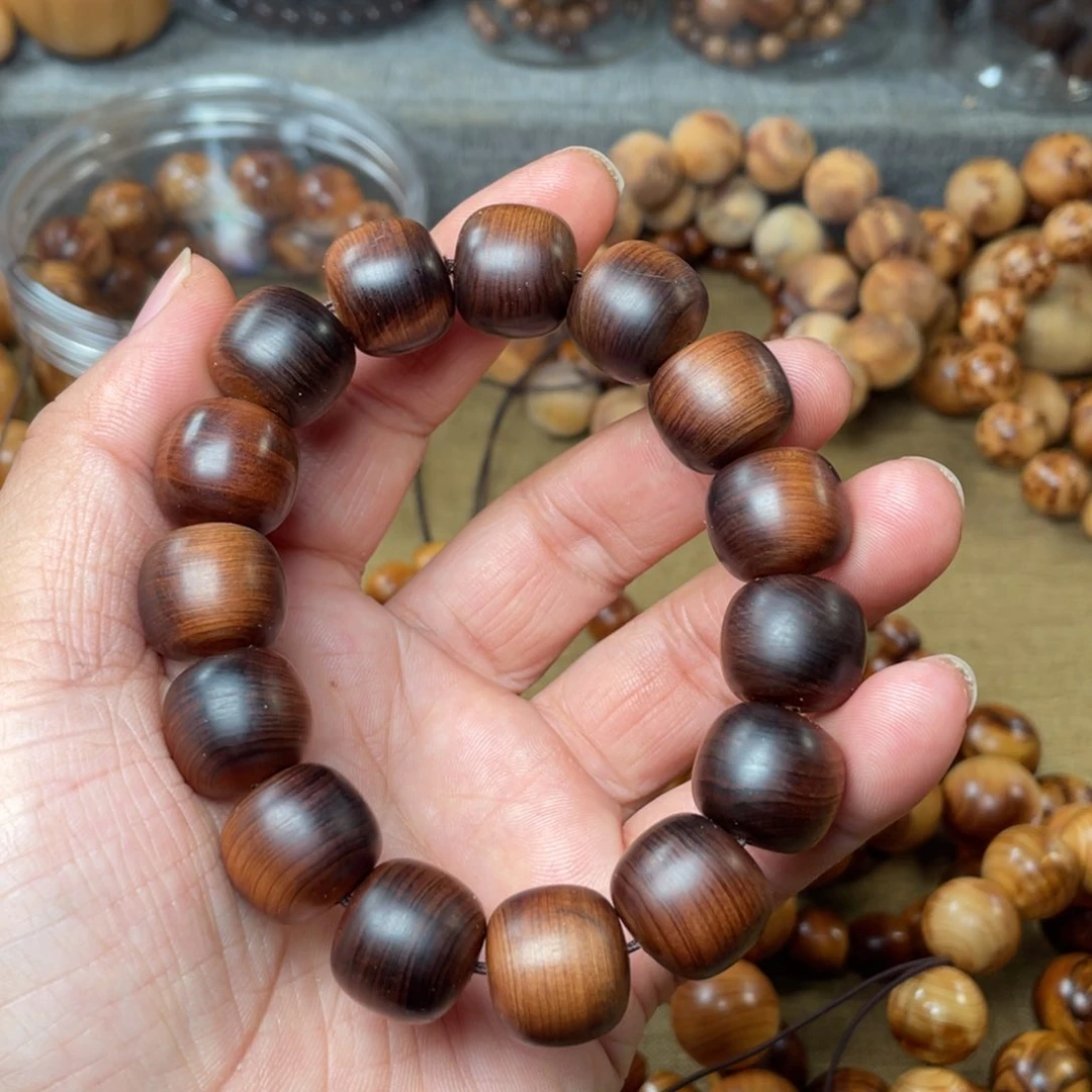 柏木（崖柏）无事牌我***夫1516太行崖柏陈化黑骨料瑕疵珠