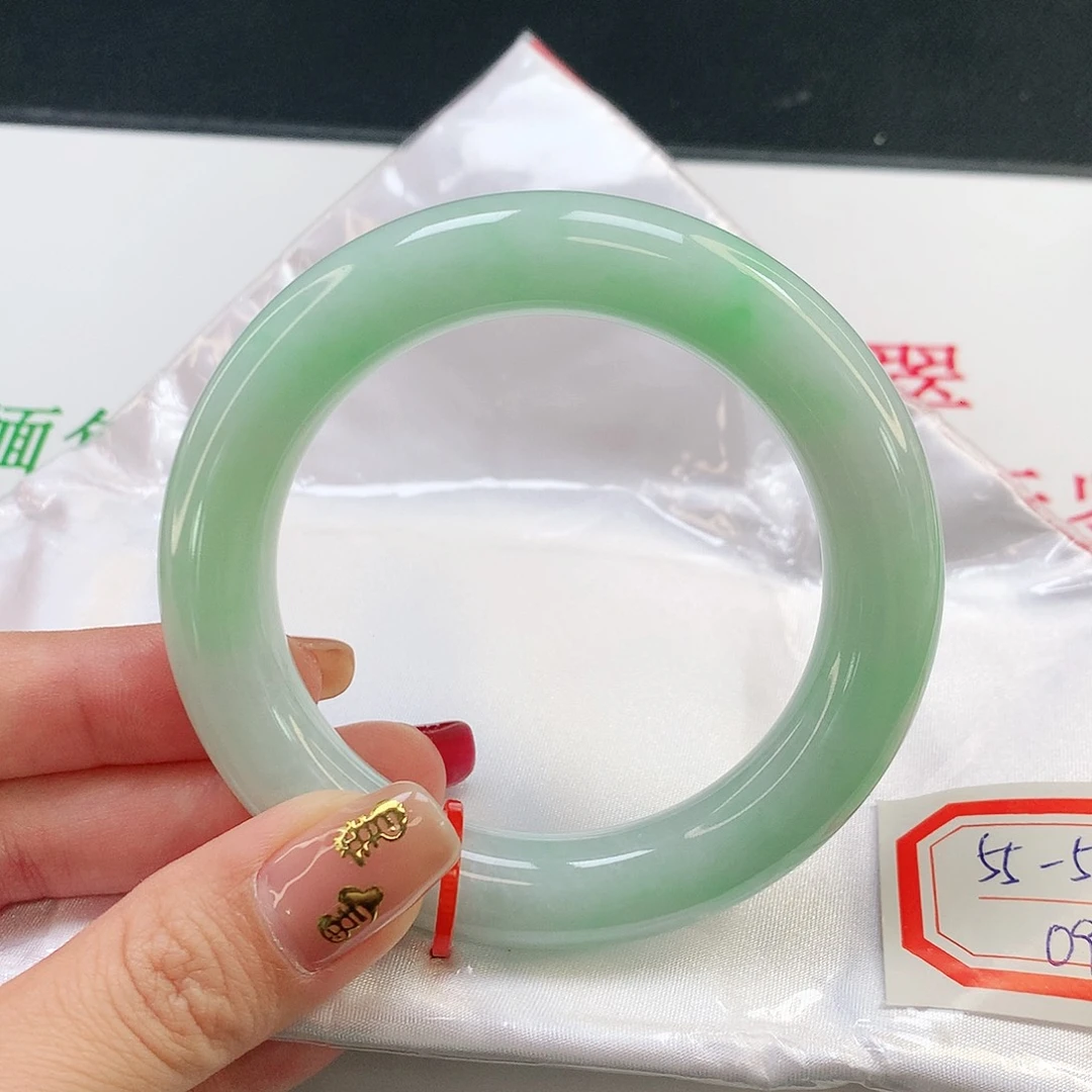翡翠手镯未镶嵌天然翡翠A货621