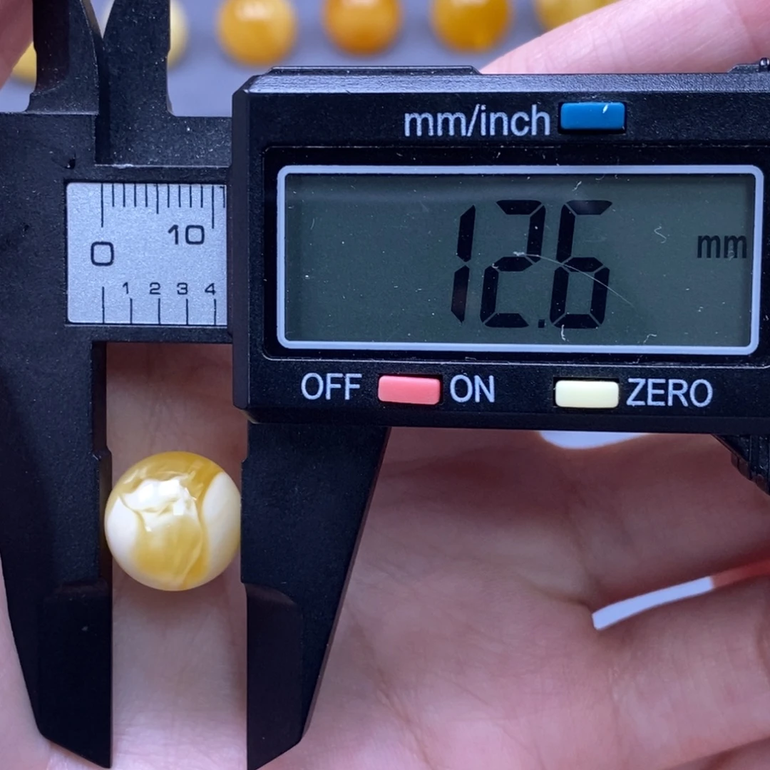 N***y裸石琥珀未镶嵌纯天然